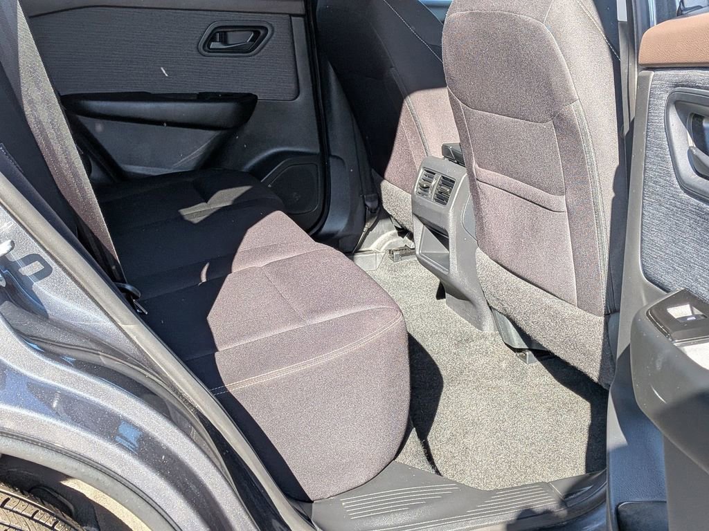 Used 2023 Nissan Rogue S image 19