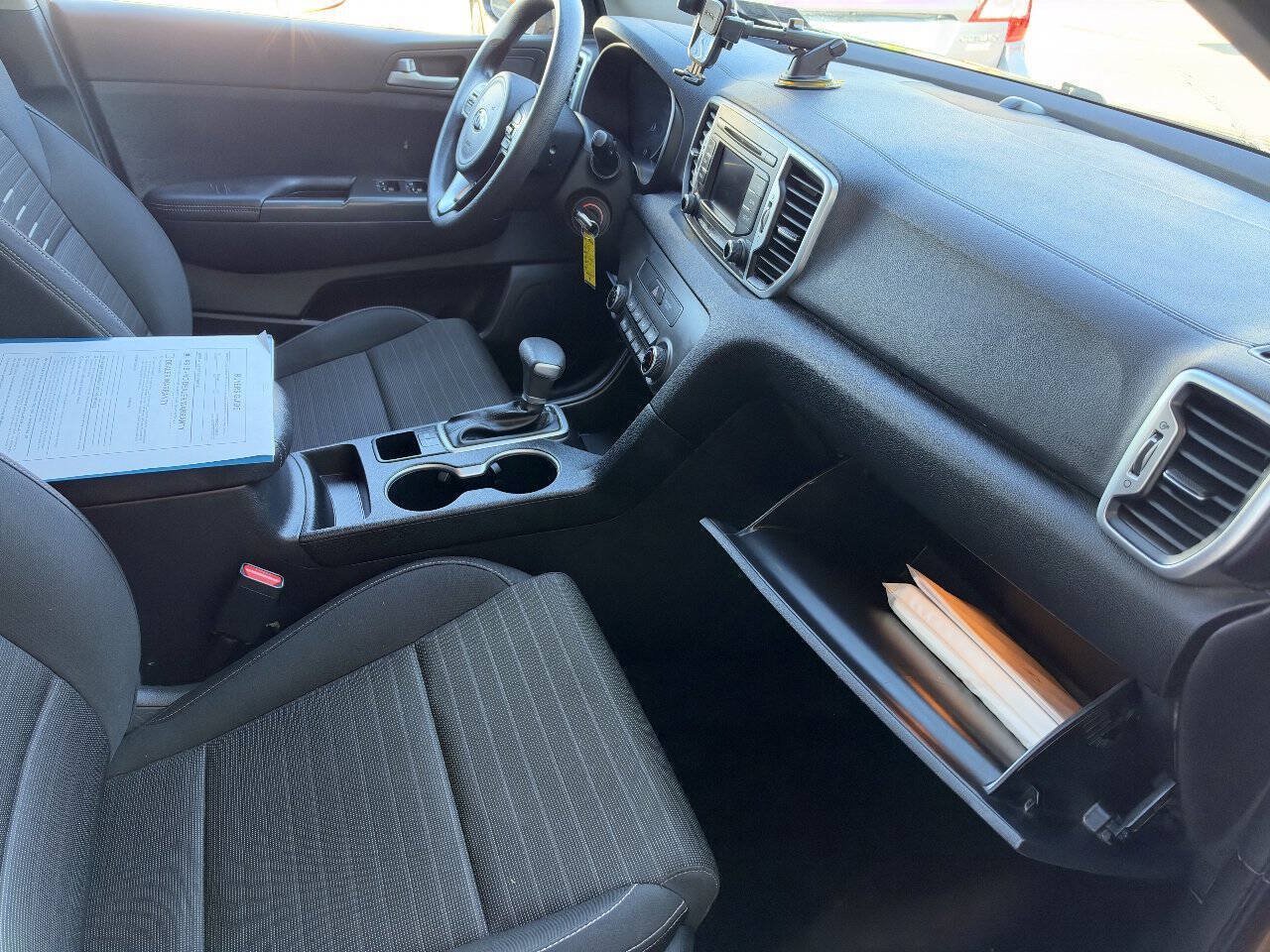 Used 2018 Kia Sportage LX FWD image 26