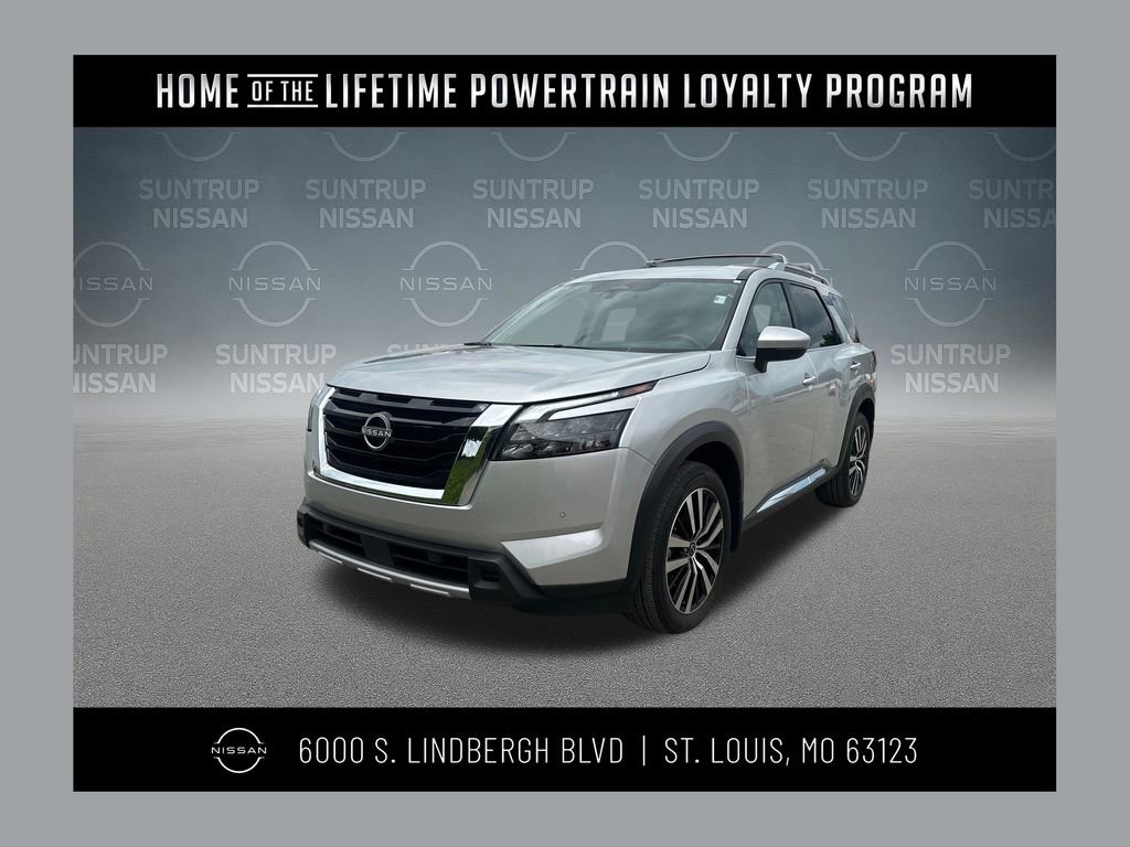 Used 2025 Nissan Pathfinder Platinum w/ Cargo Package AWD/4WD image 1