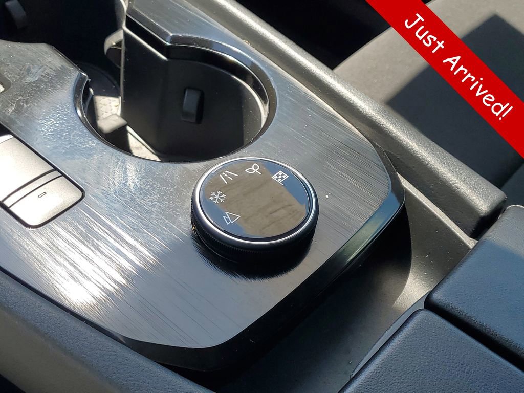 Used 2025 Nissan Rogue S AWD/4WD image 31