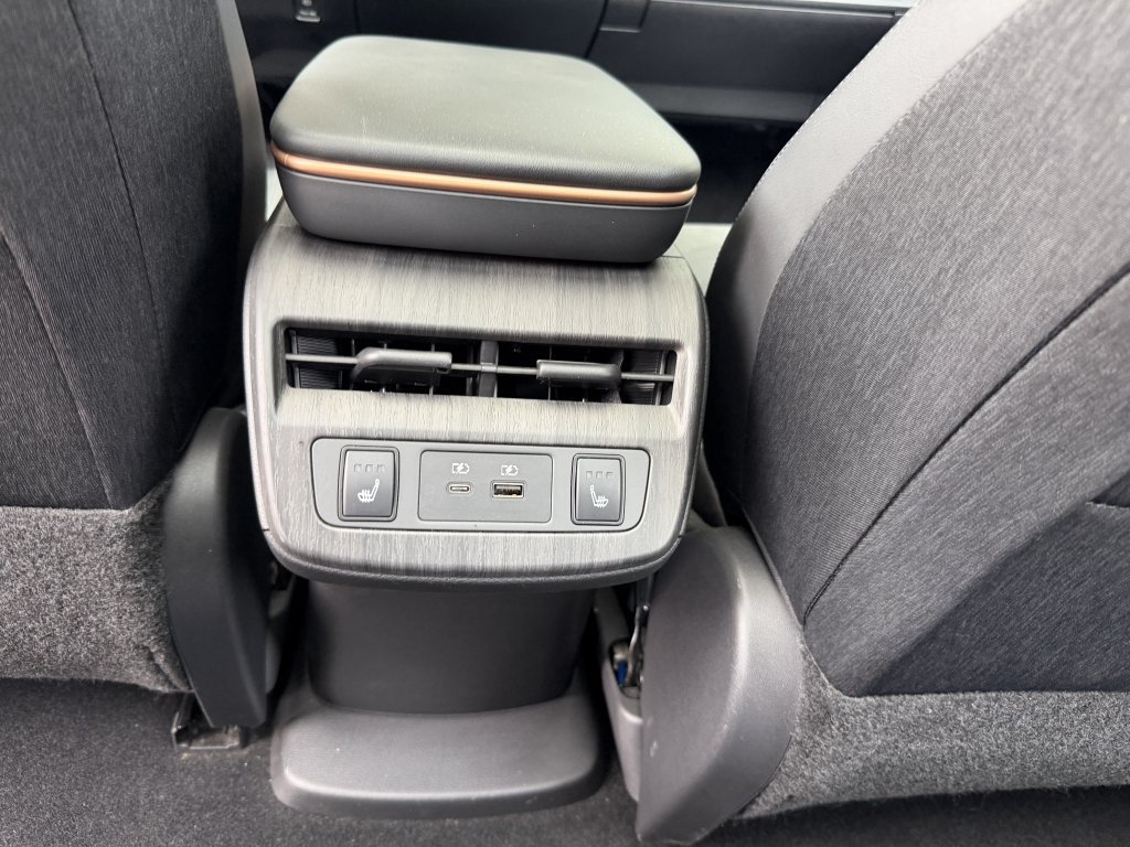 Used 2024 Nissan Ariya FWD image 36