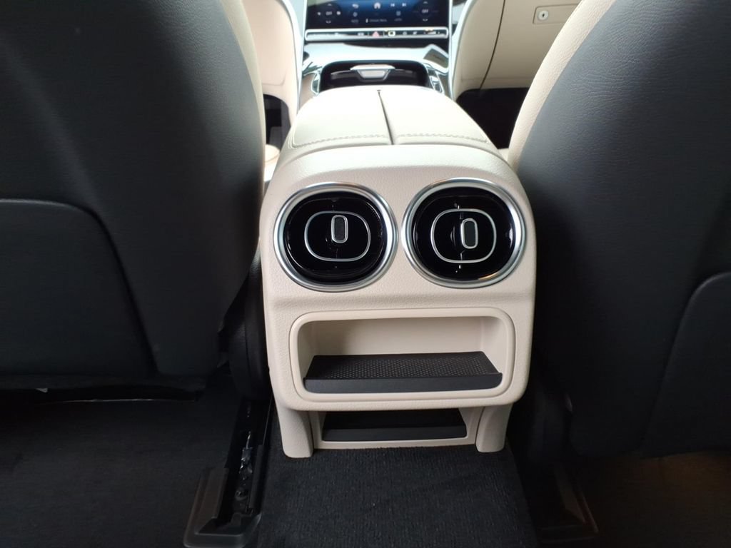 New 2026 Mercedes-Benz C 300 4MATIC Sedan image 27