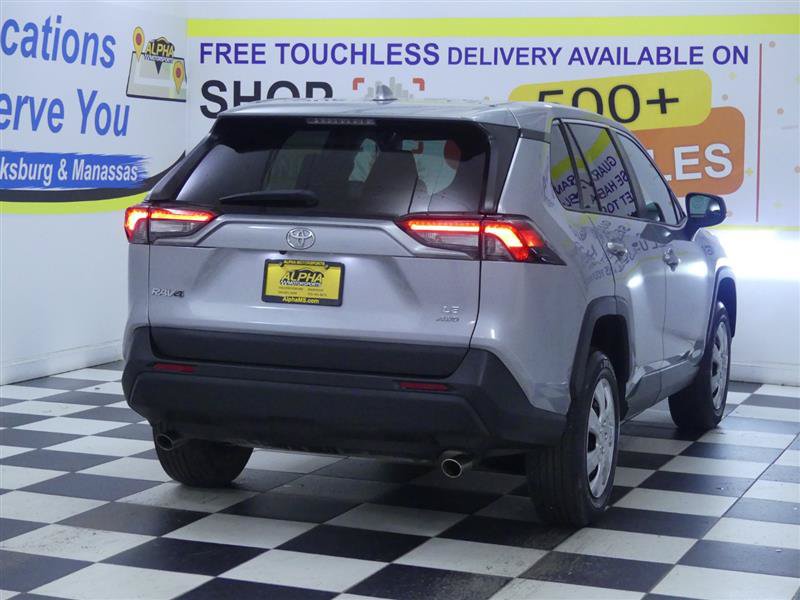 Used 2022 Toyota RAV4 LE AWD/4WD image 5