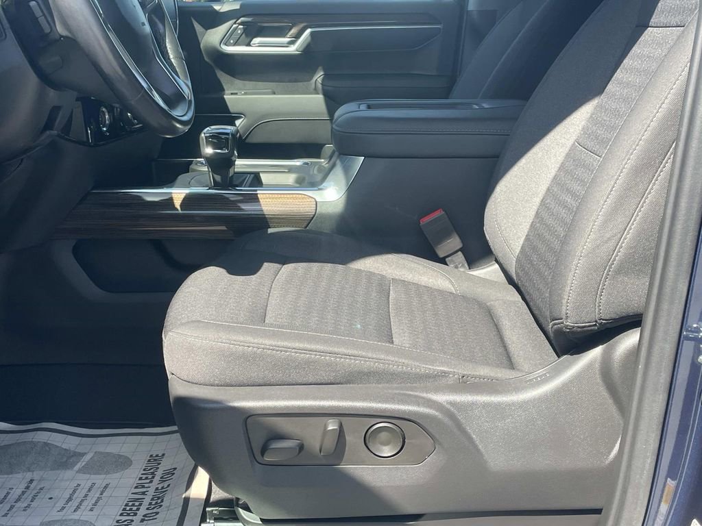 Used 2022 Chevrolet Silverado 1500 LT RWD image 16