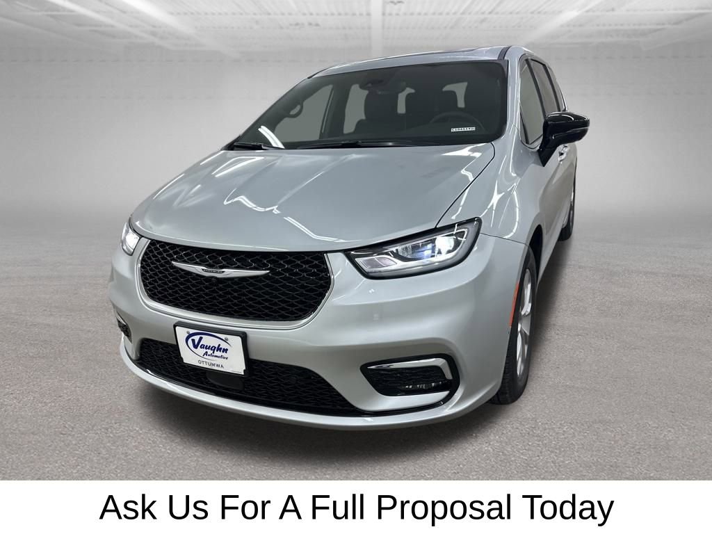 New 2026 Chrysler Pacifica Limited image 4