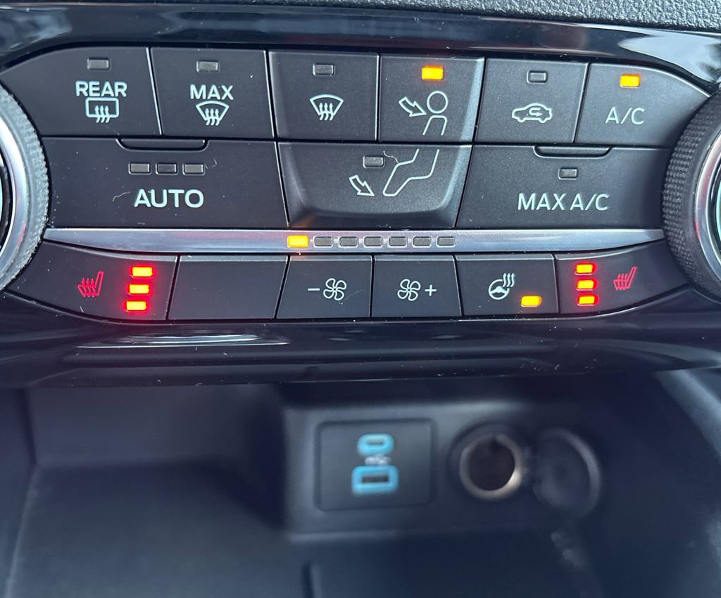 Used 2022 Ford Escape Titanium image 34