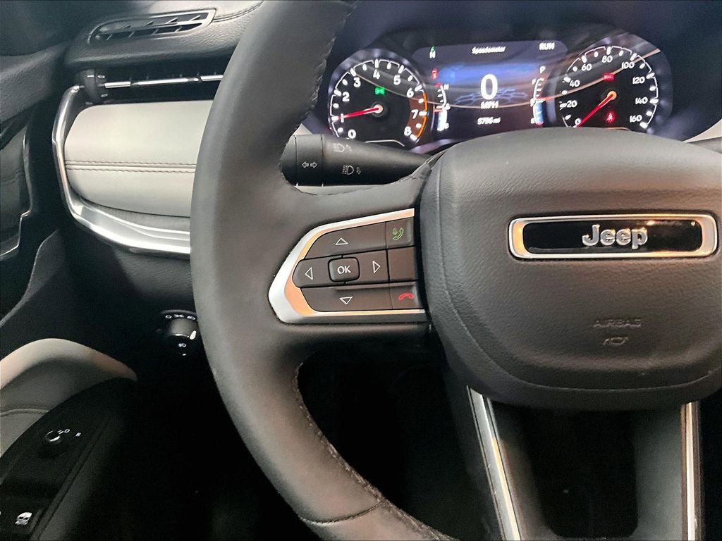 Used 2024 Jeep Compass Limited image 23