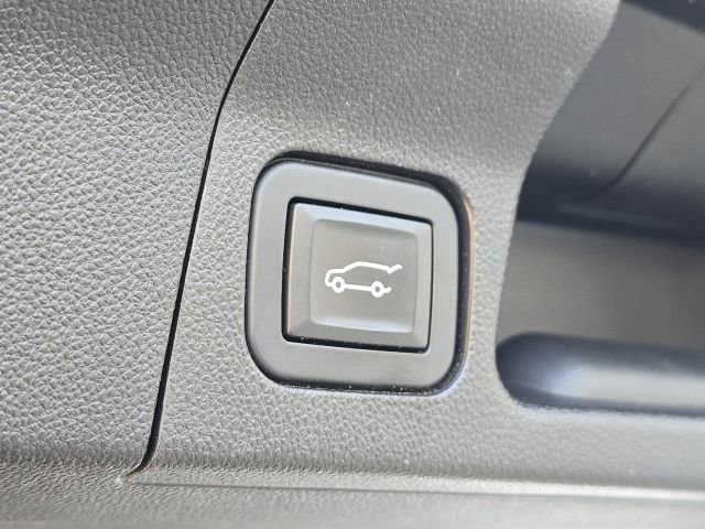 Used 2019 GMC Acadia SLT w/ LPO, Floor Liner Package image 12