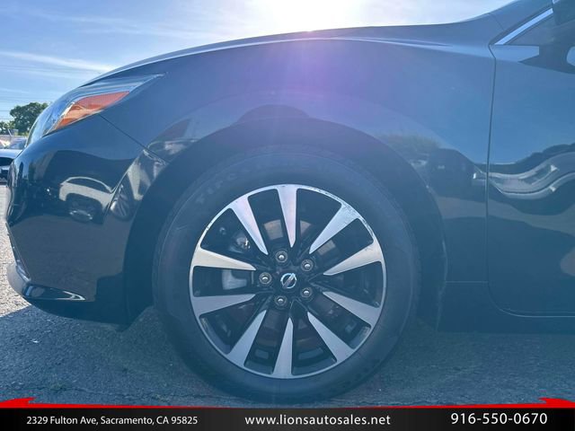 Used 2017 Nissan Altima 2.5 SV w/ Convenience Package FWD image 10