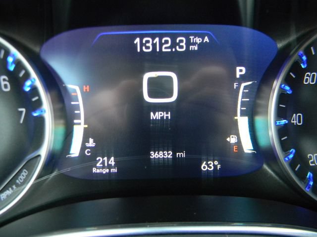 Used 2025 Chrysler Pacifica Limited FWD image 10