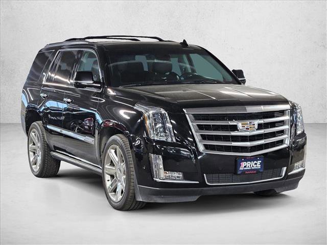 Used 2018 Cadillac Escalade Premium Luxury image 3