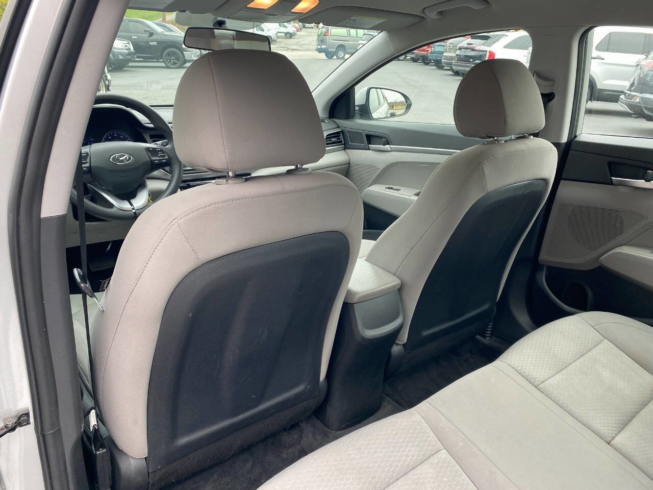 Used 2019 Hyundai Elantra SE image 21
