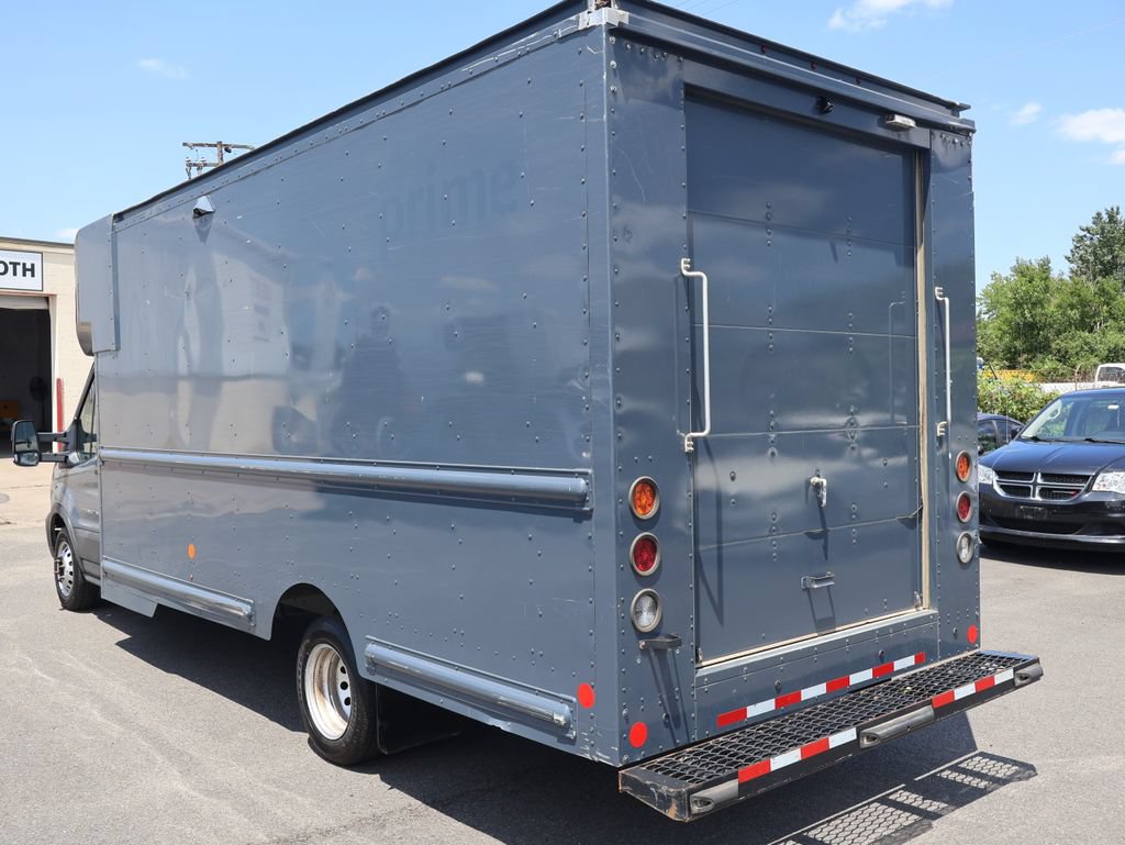 Used 2022 Ford Transit 350 DRW RWD image 5