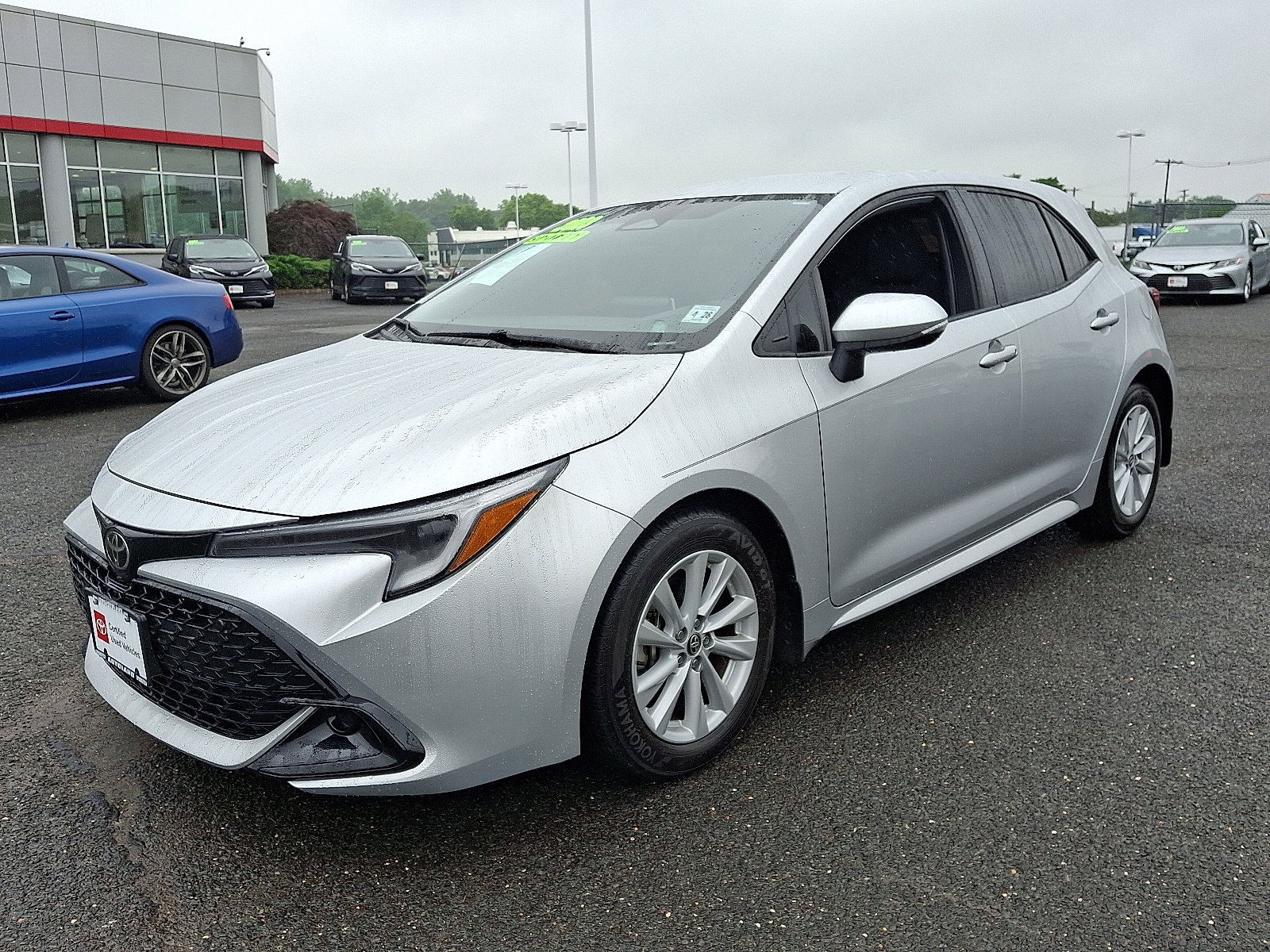 Certified 2023 Toyota Corolla SE w/ Carpet Mat Package (TMS) image 3