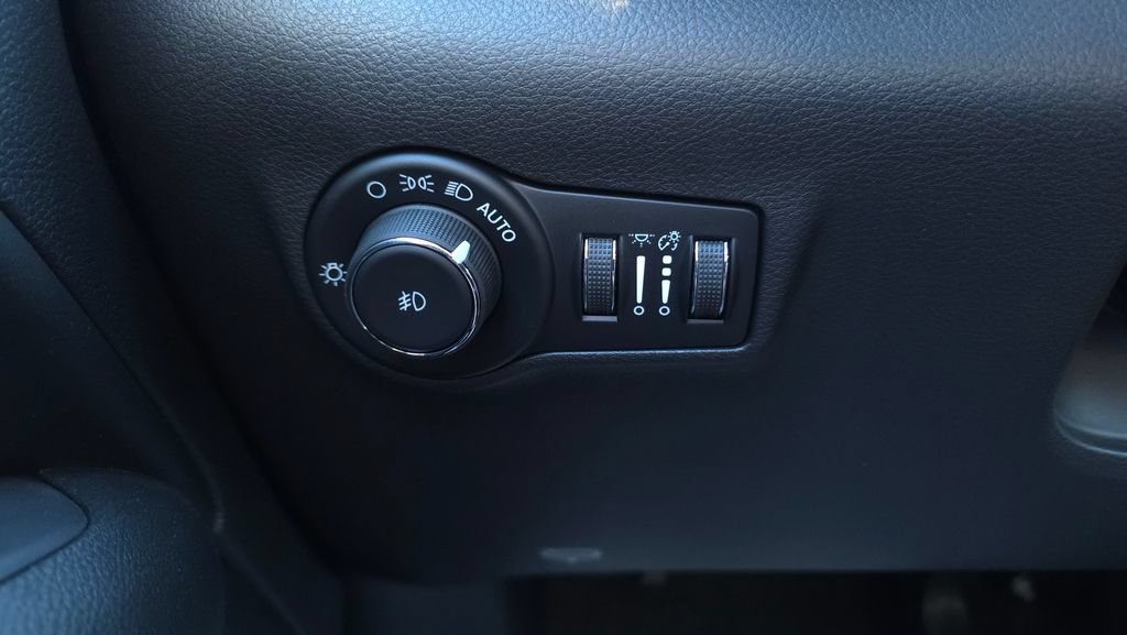 New 2026 Jeep Compass Latitude AWD/4WD image 28