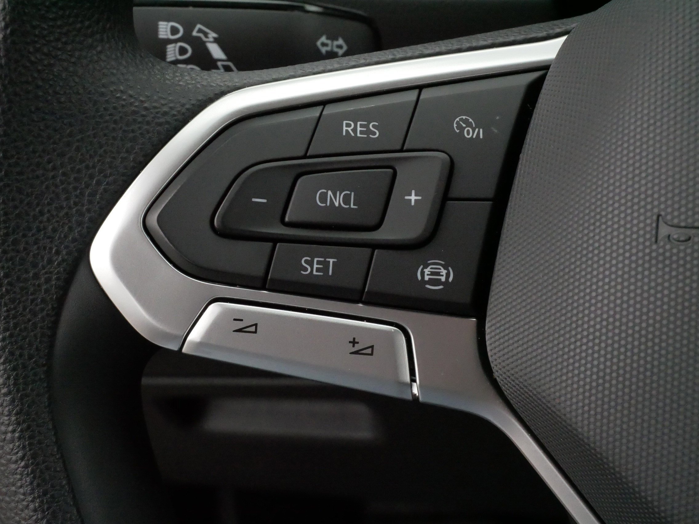 Certified 2022 Volkswagen Tiguan S image 25