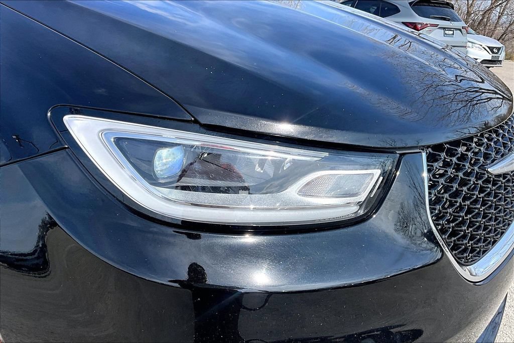 Used 2024 Chrysler Pacifica Touring-L FWD image 40
