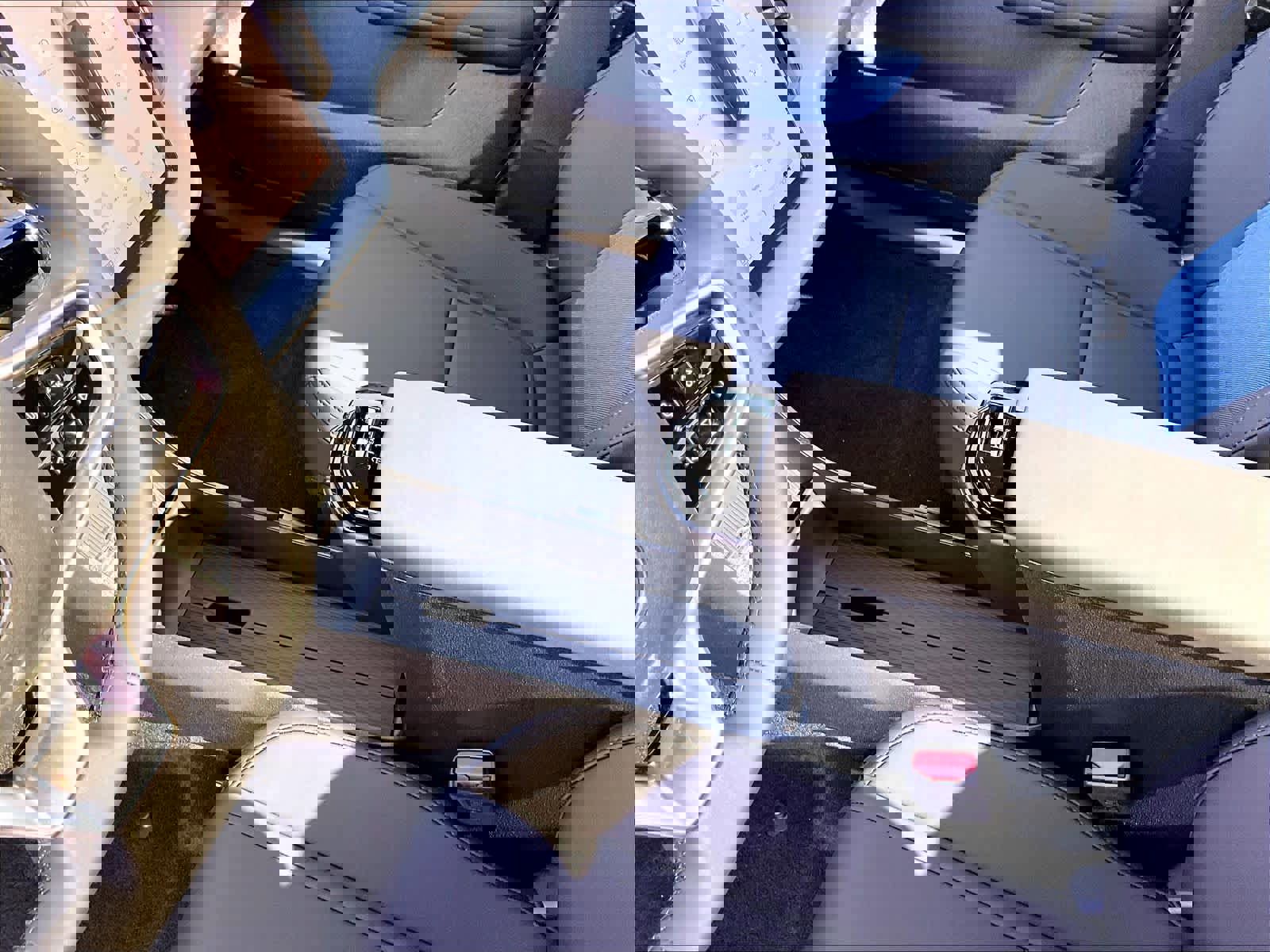 New 2026 Volvo EX30 Plus w/ Protection Package Premier image 10