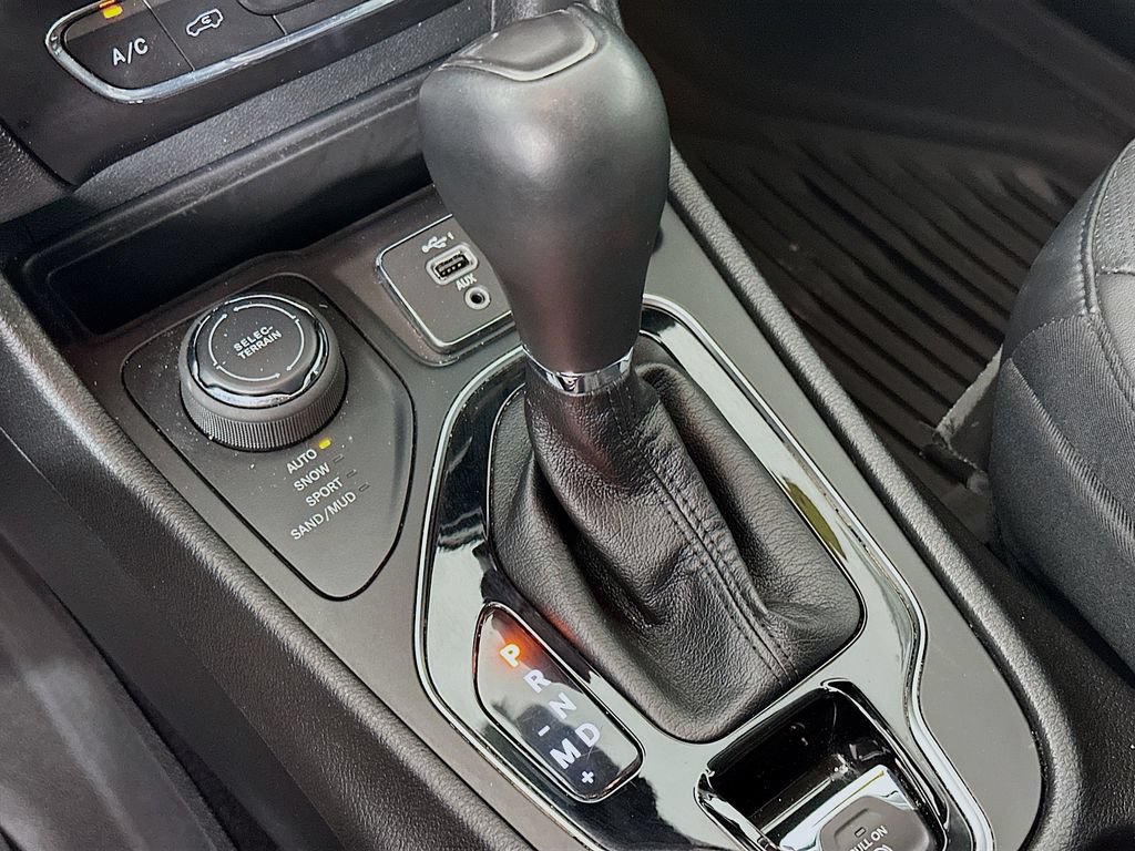 Certified 2021 Jeep Cherokee Limited AWD/4WD image 25