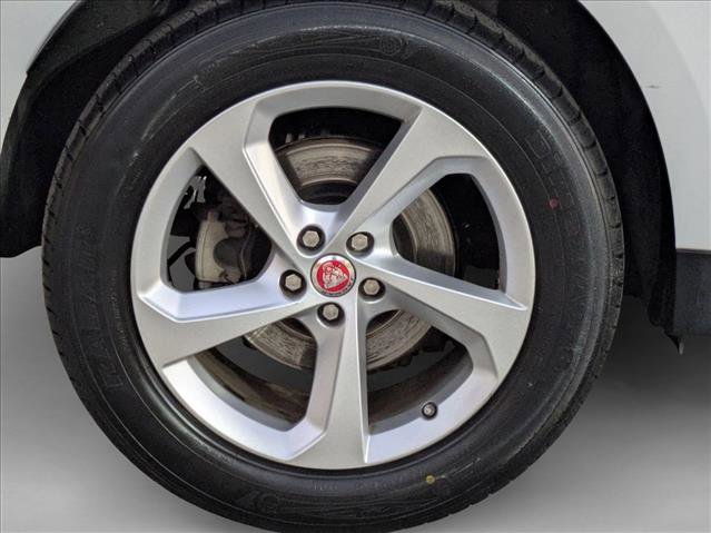 Used 2019 Jaguar F-PACE Premium image 24