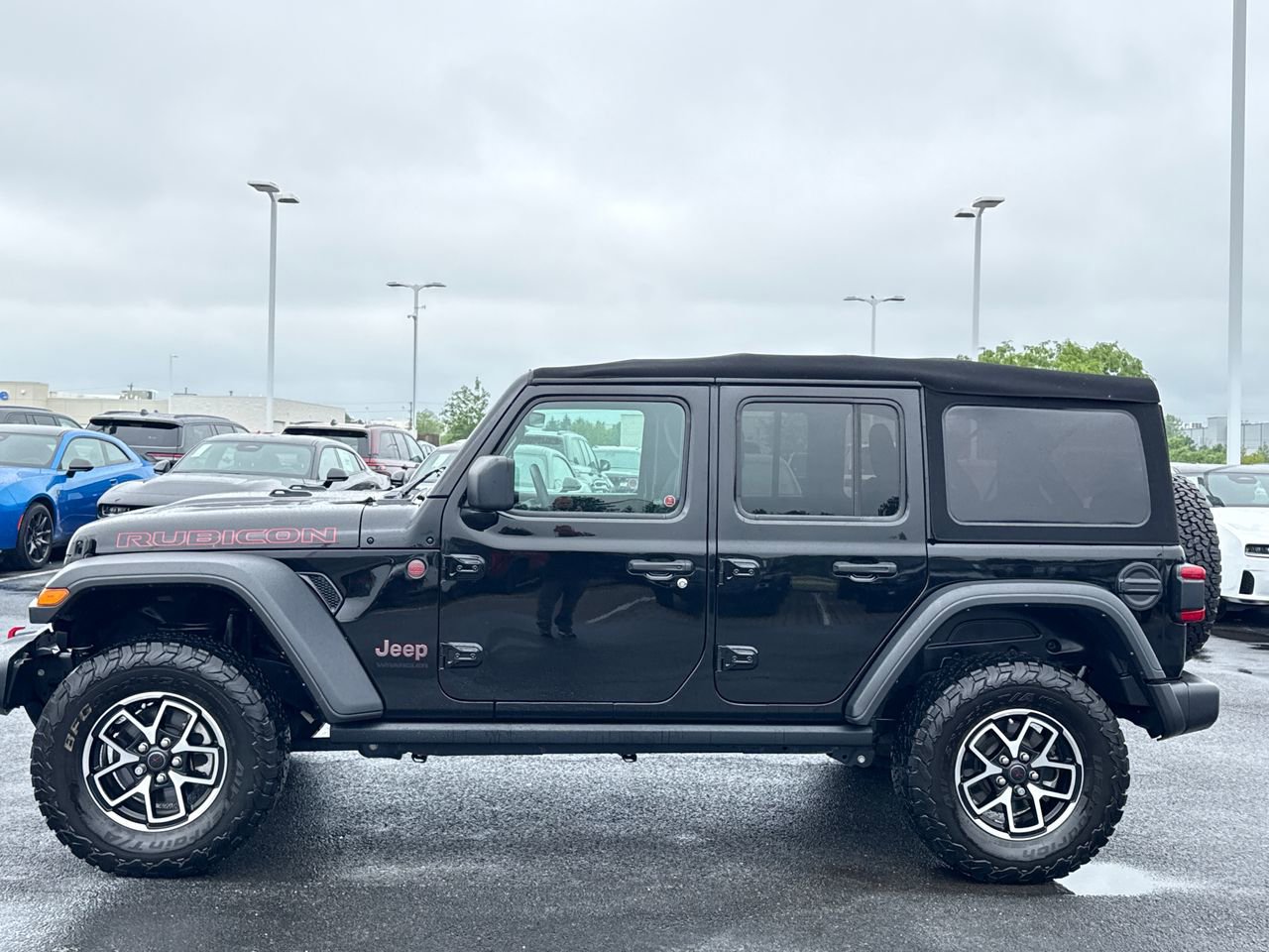 Used 2024 Jeep Wrangler Unlimited Rubicon w/ Technology Group AWD/4WD image 6