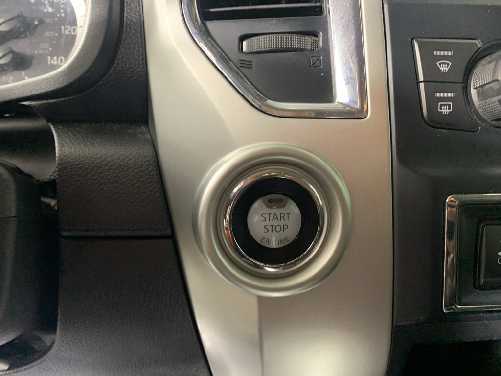Used 2017 Nissan Titan SV image 18