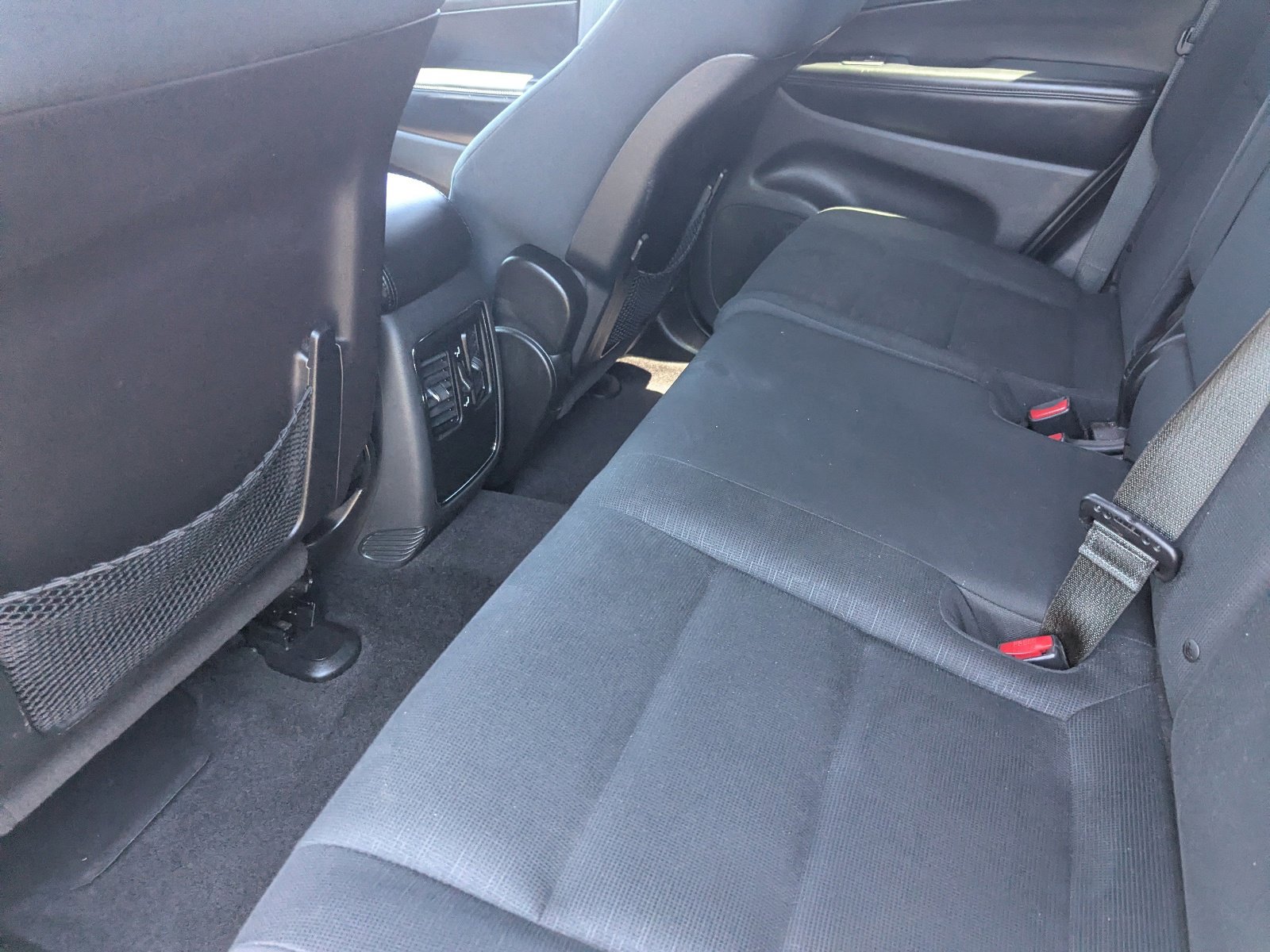 Used 2015 Jeep Grand Cherokee Laredo w/ Quick Order Package 23E RWD image 14