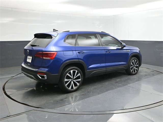 Certified 2023 Volkswagen Taos SE image 11