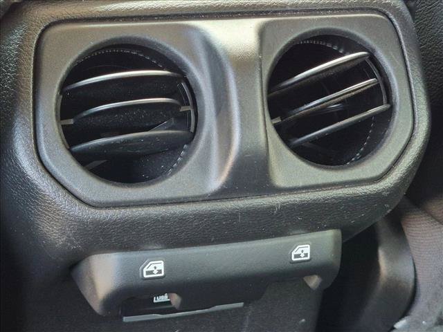 Used 2022 Jeep Gladiator Rubicon w/ LED Lighting Group AWD/4WD image 16