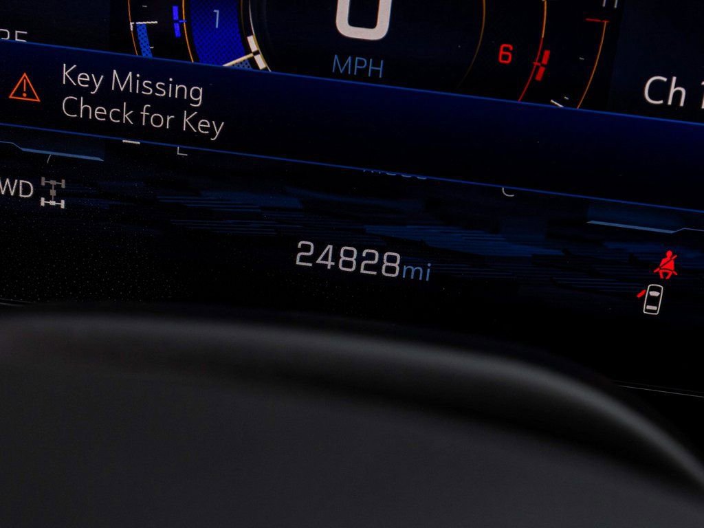 Used 2025 Chevrolet Suburban Z71 image 18