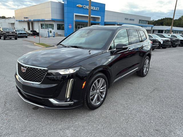 Used 2025 Cadillac XT6 Premium Luxury image 3