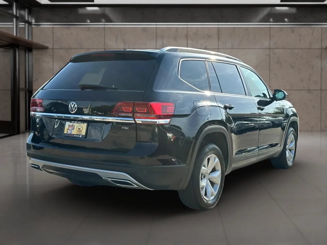 Used 2018 Volkswagen Atlas SE FWD image 2