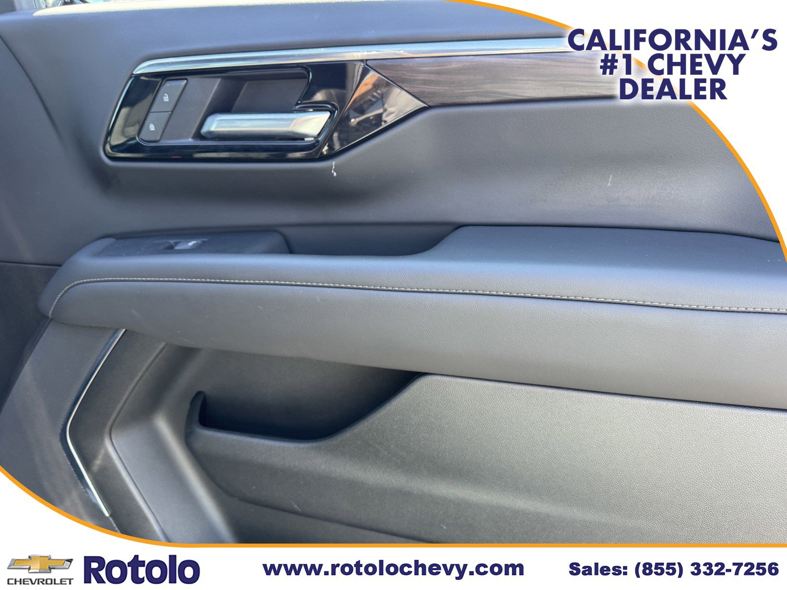 Used 2025 Chevrolet Suburban Z71 image 9