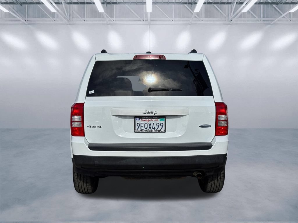 Used 2017 Jeep Patriot Latitude AWD/4WD image 5
