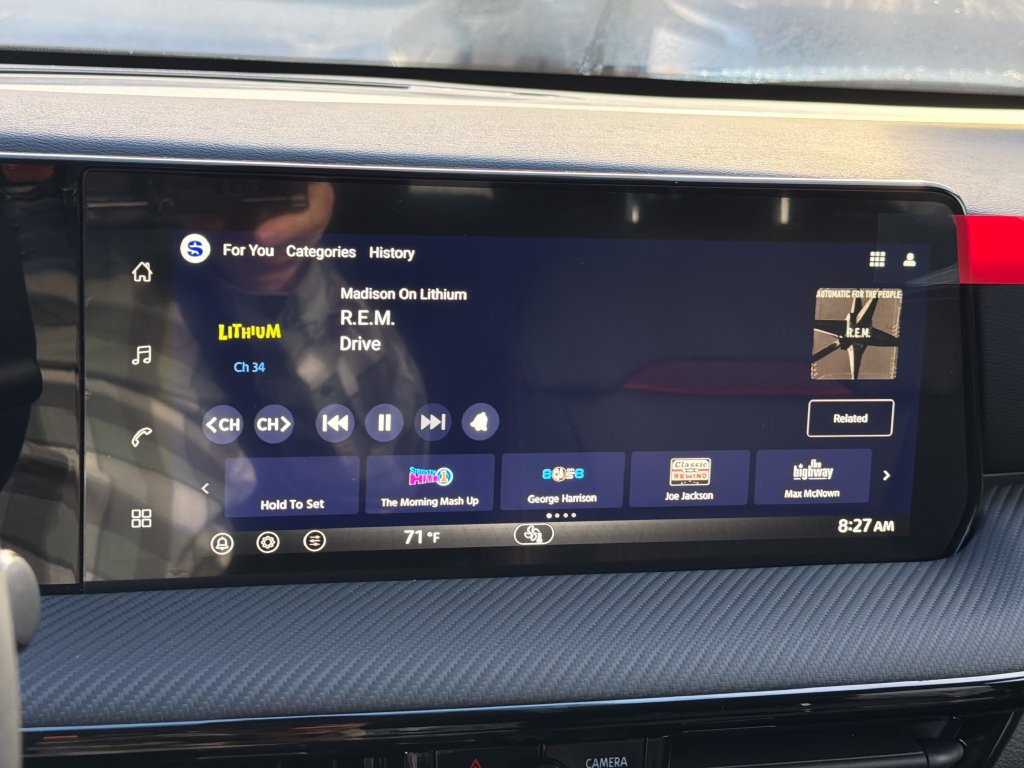 New 2027 Nissan Kicks SR FWD image 23