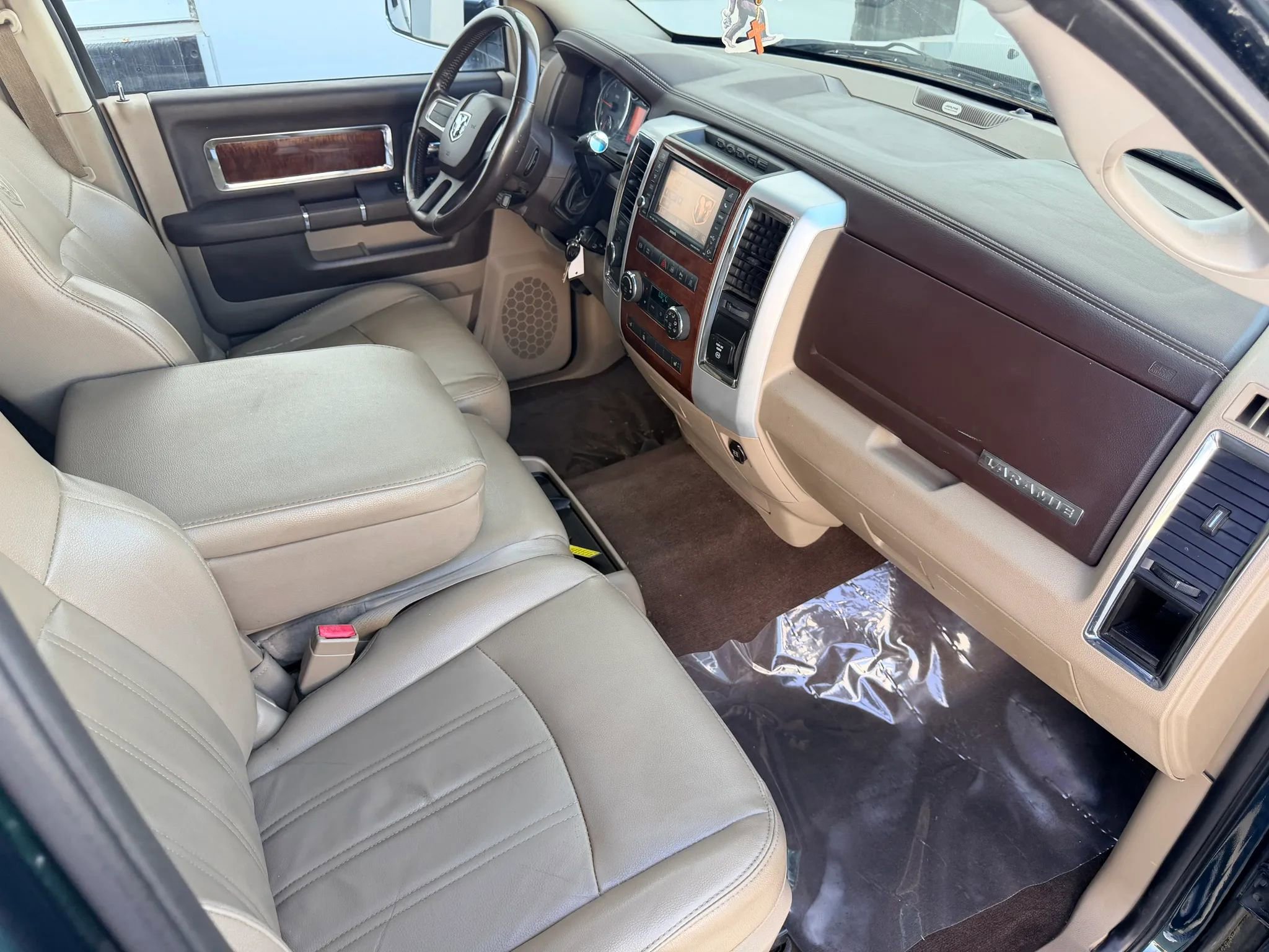 Used 2011 RAM 2500 Laramie w/ Cold Weather Group AWD/4WD image 16