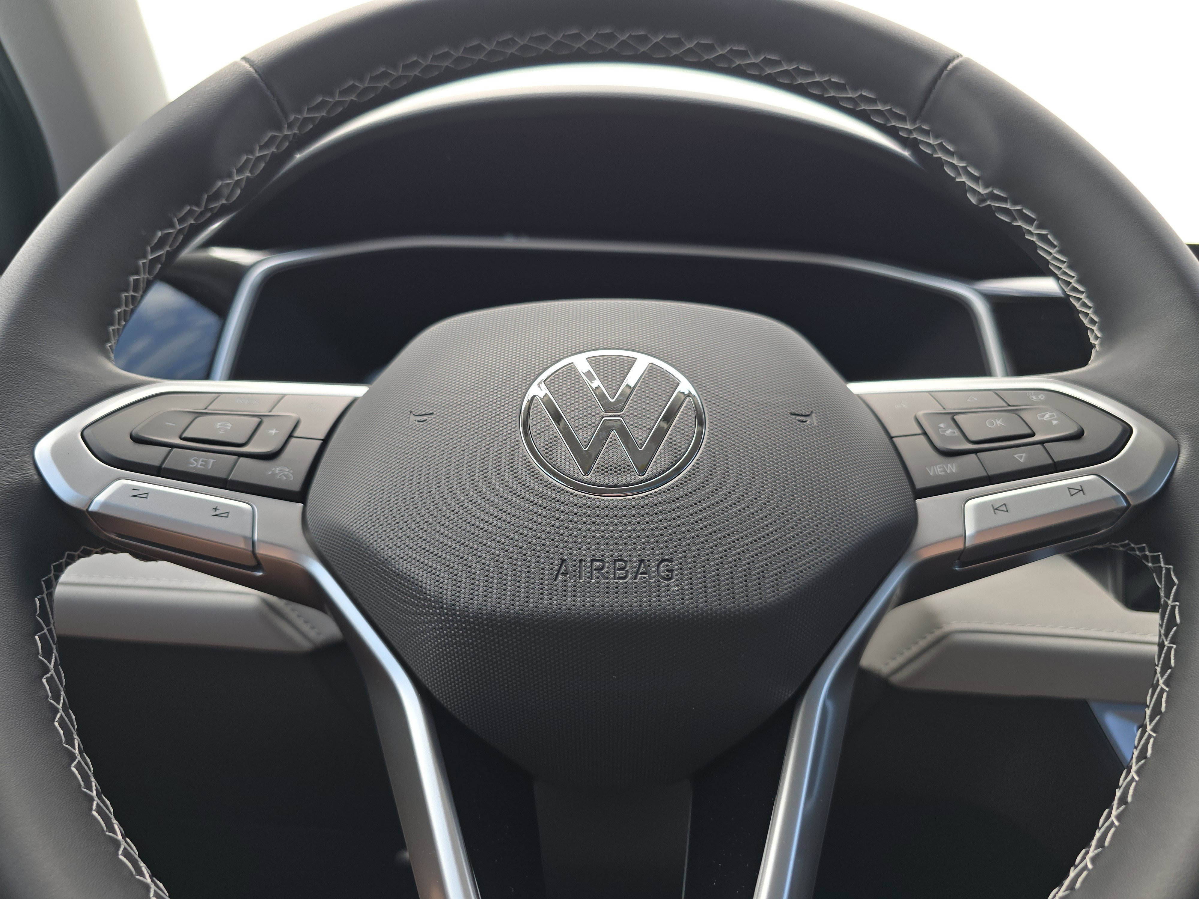 New 2025 Volkswagen Taos SE image 23