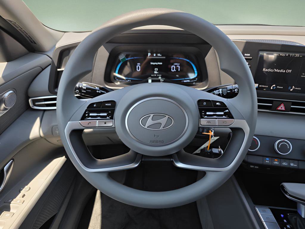 New 2026 Hyundai Elantra SE FWD image 16