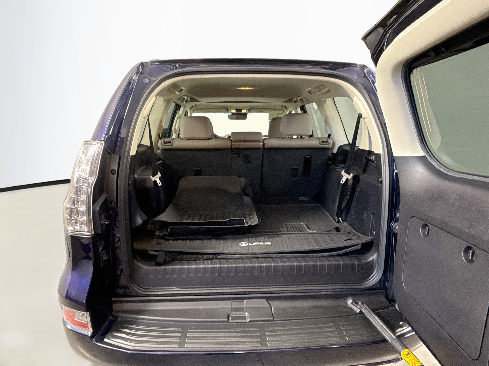 Used 2020 Lexus GX 460 Premium w/ Premium Package AWD/4WD image 25