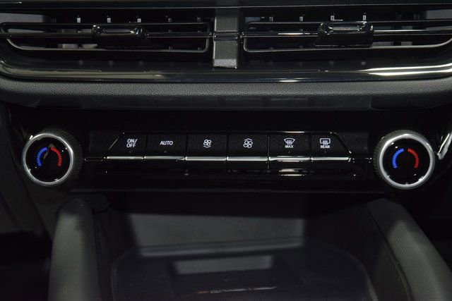 New 2025 Chevrolet Equinox EV RS w/ Convenience Package II image 32