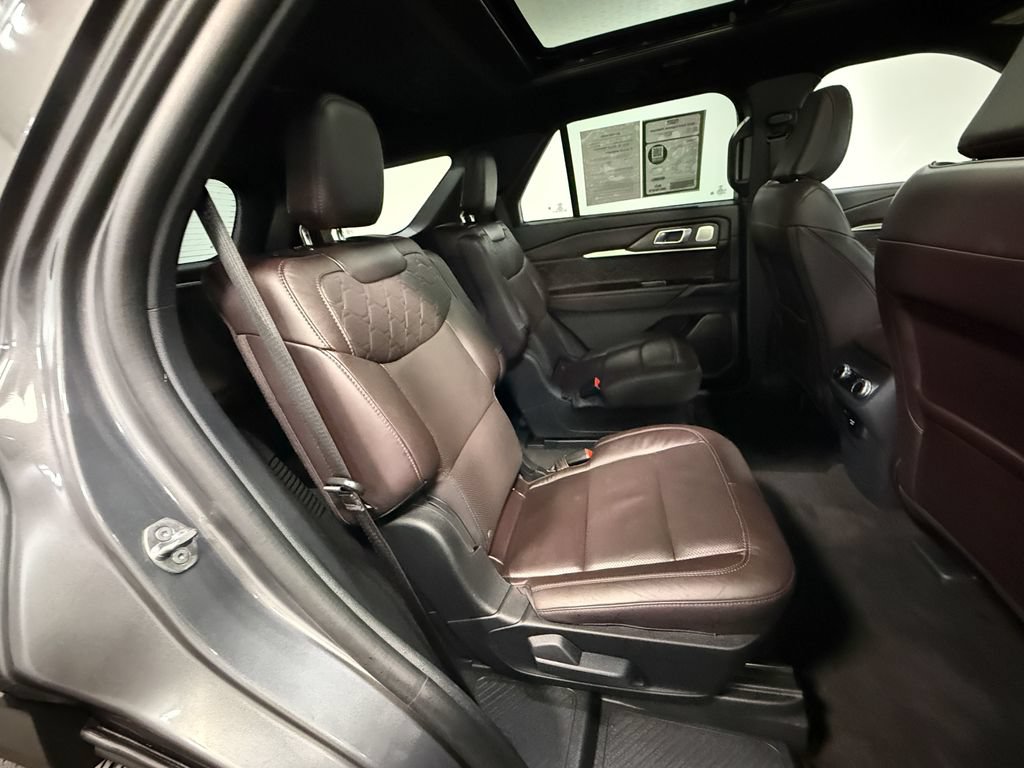 Used 2025 Ford Explorer Platinum w/ LUX Leather Package AWD/4WD image 14
