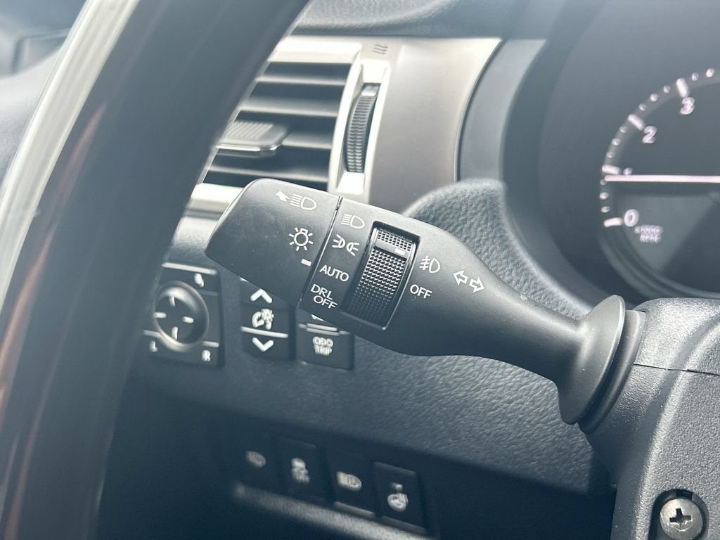 Used 2023 Lexus GX 460 Luxury w/ Accessory Package AWD/4WD image 27