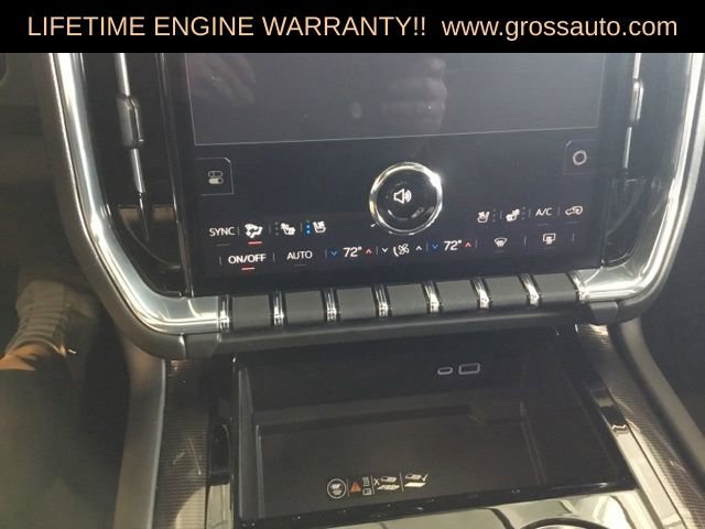Used 2025 GMC Yukon XL Elevation w/ Elevation Premium Package image 17