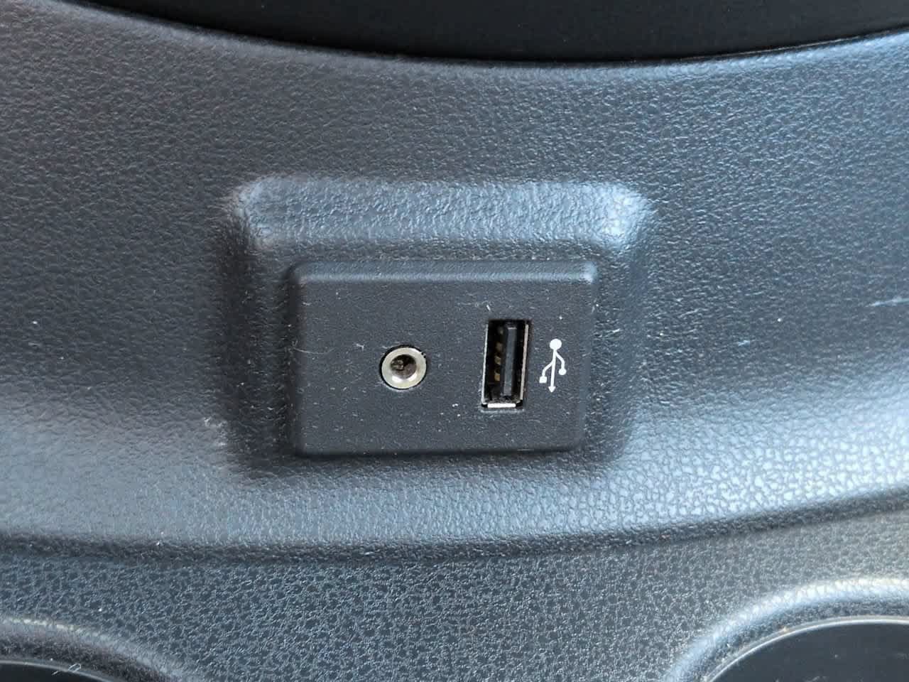 Used 2017 Nissan Versa Note SV FWD image 20