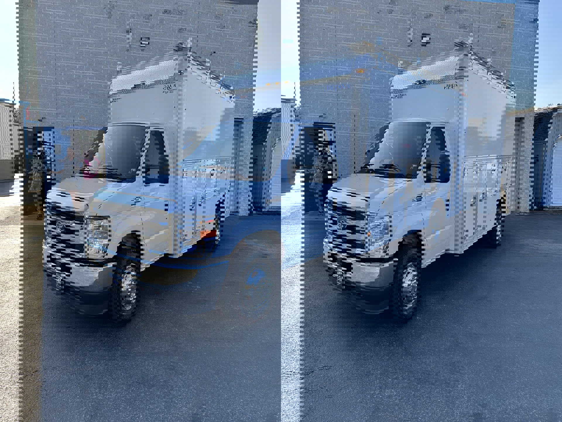 Used 2026 Ford E-450 and Econoline 450 Super Duty w/ Power Equipment Group image 2