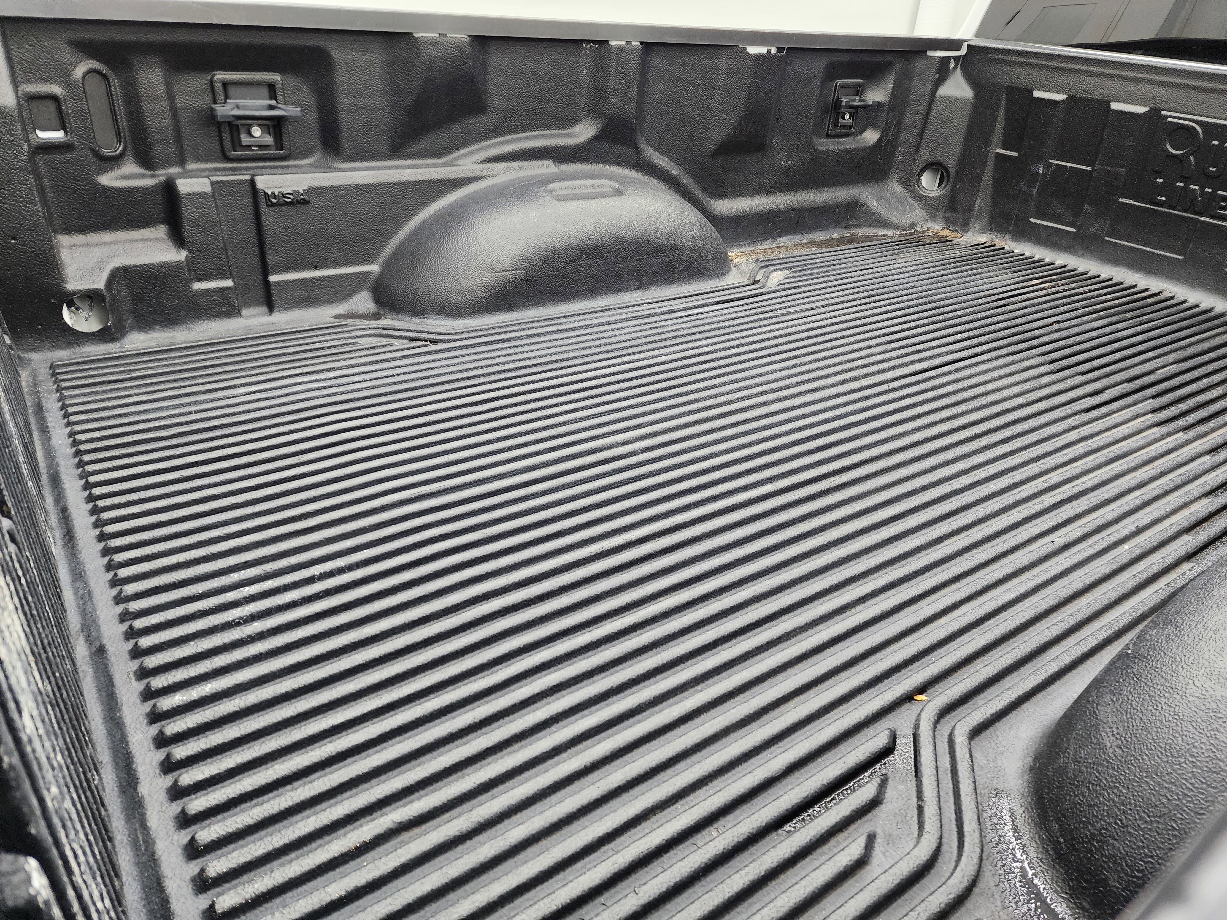 Used 2022 Ford F350 XLT w/ Black Appearance Package image 5