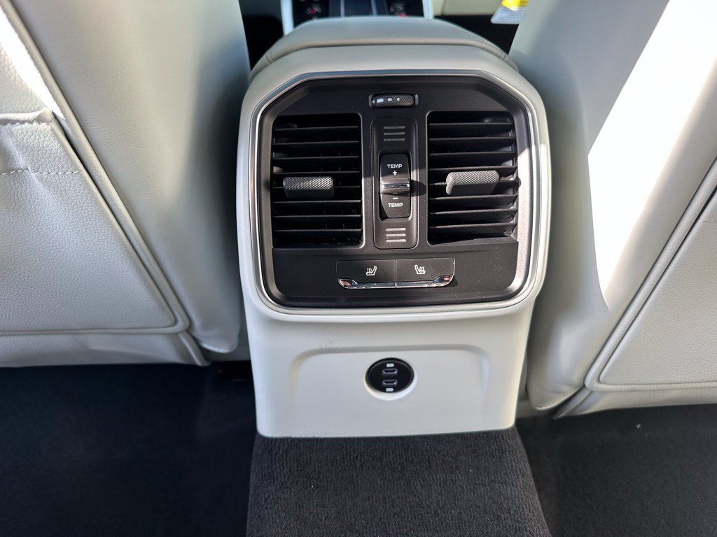 Certified 2026 Porsche Macan S AWD/4WD image 40