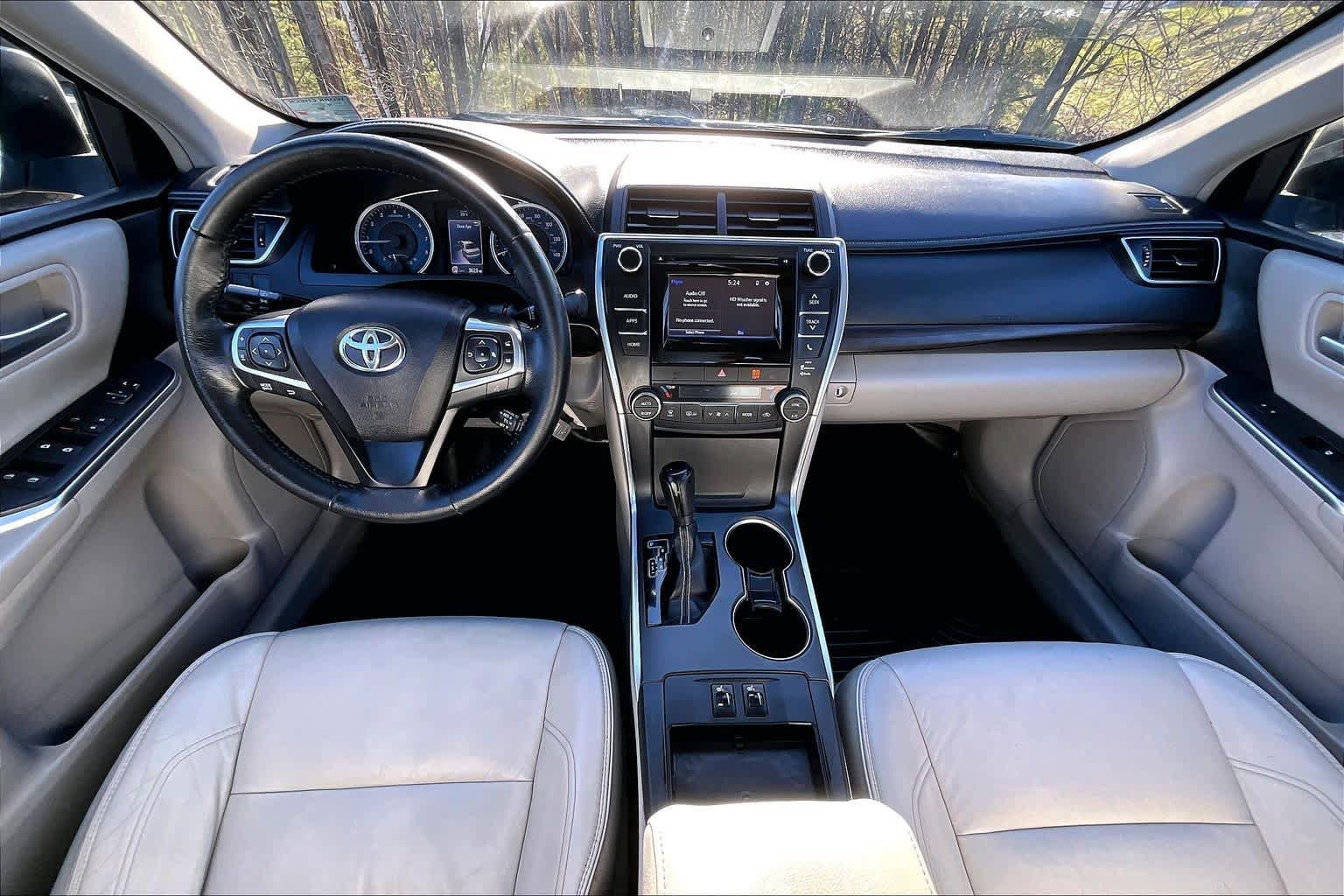 Used 2015 Toyota Camry XLE FWD image 14