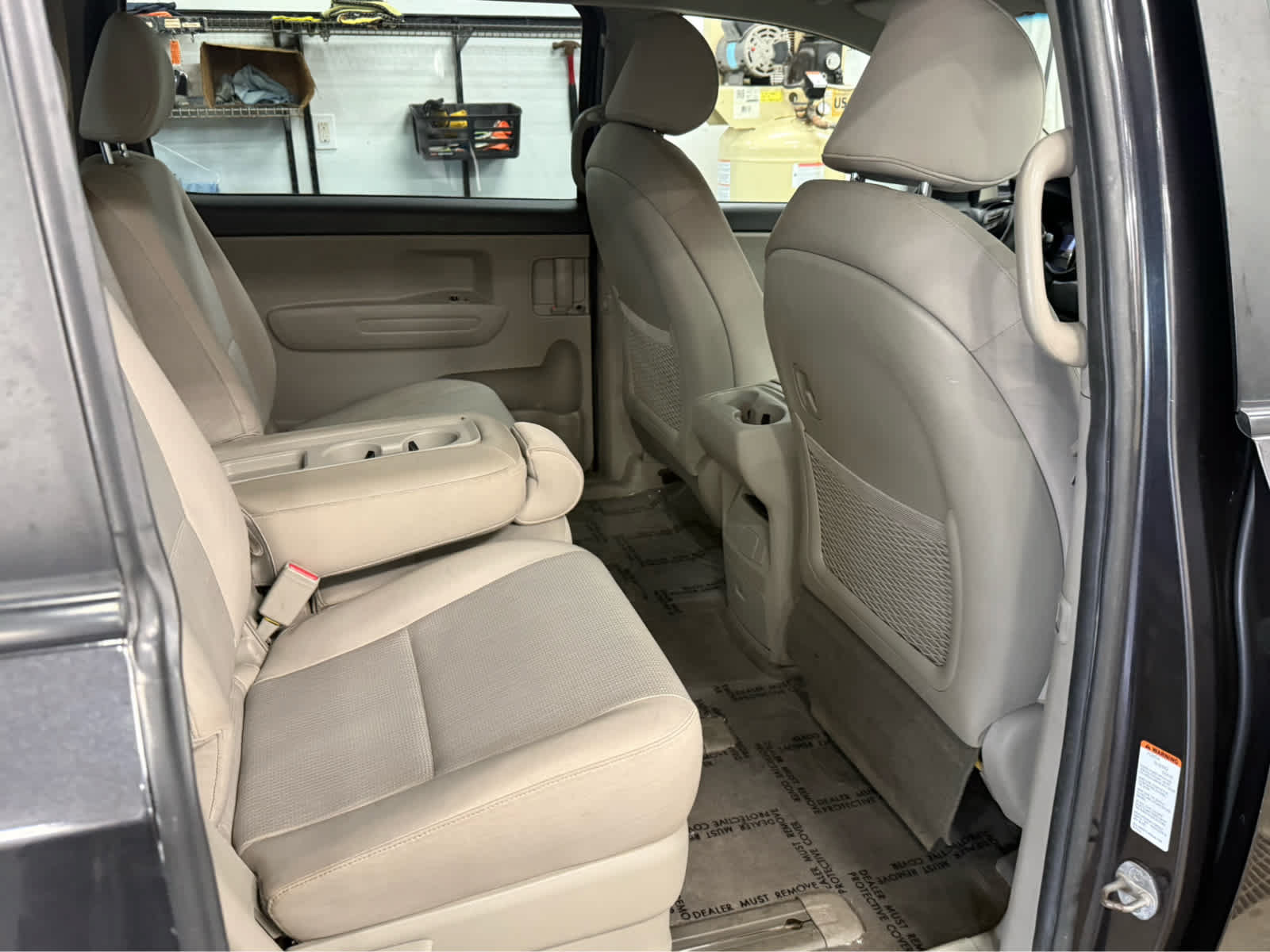Used 2021 Kia Sedona LX FWD image 26
