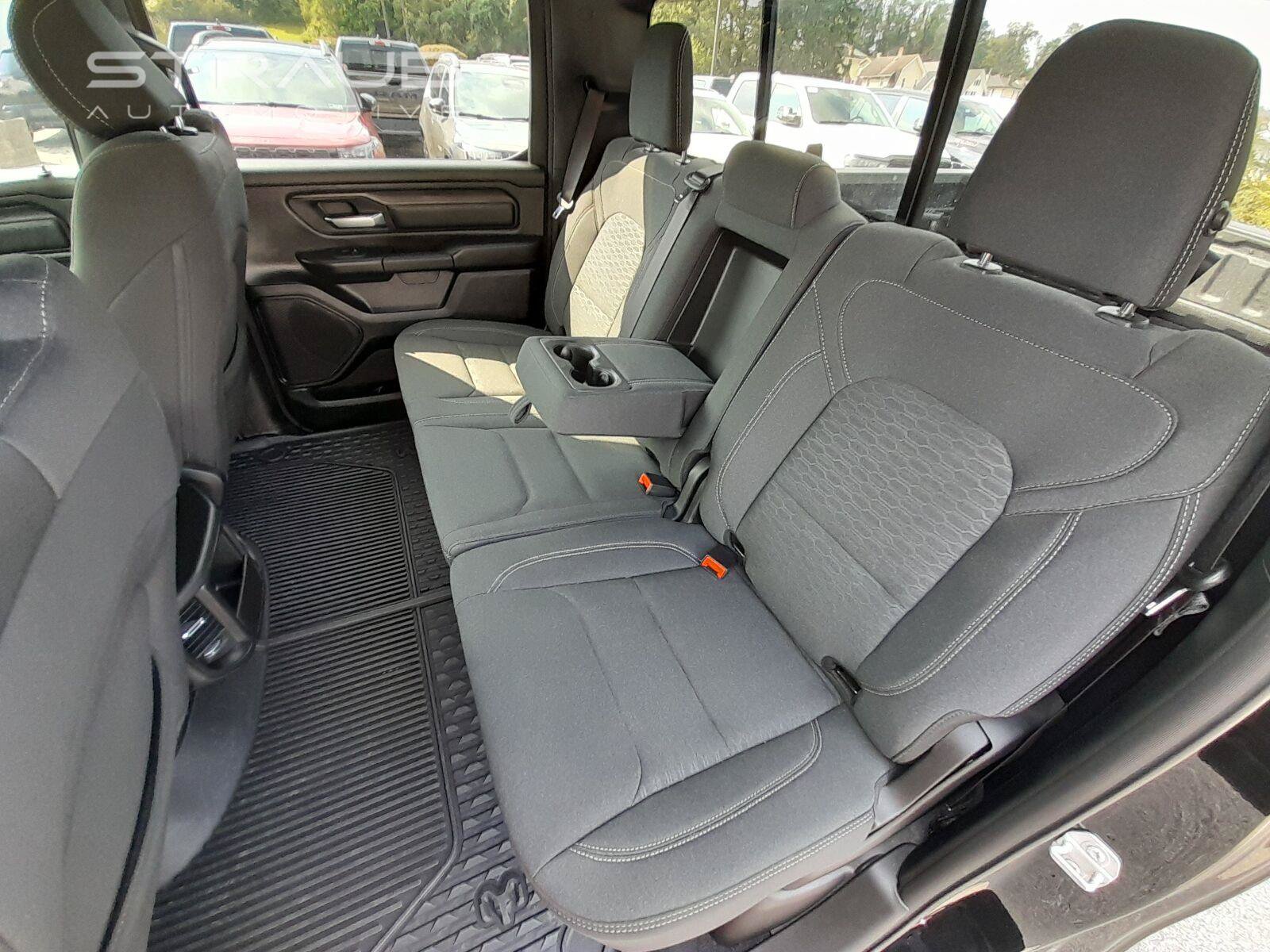 Used 2025 RAM 1500 Warlock AWD/4WD image 40